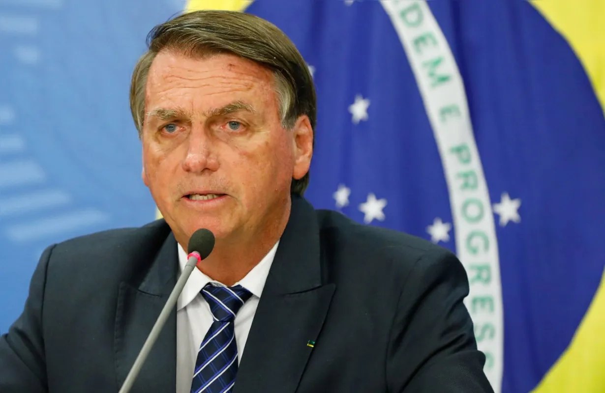 Imagem ilustrativa da imagem Bolsonaro diz que volta em março para liderar oposição a Lula