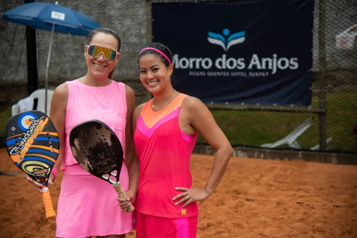 Anne Tavares e Vanessa Moniwa