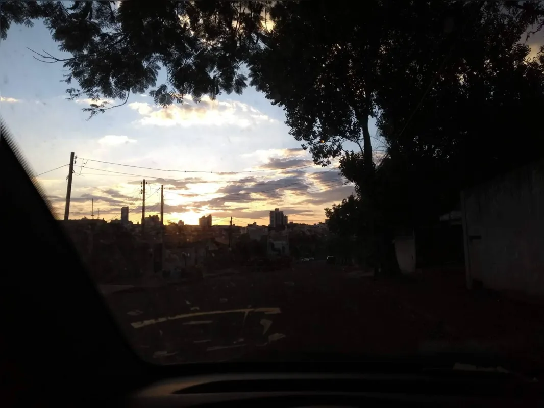 Imagem ilustrativa da imagem CIDADE FALA - Crepúsculo!