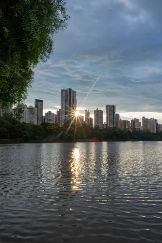 Imagem ilustrativa da imagem CIDADE FALA - Pôr do sol