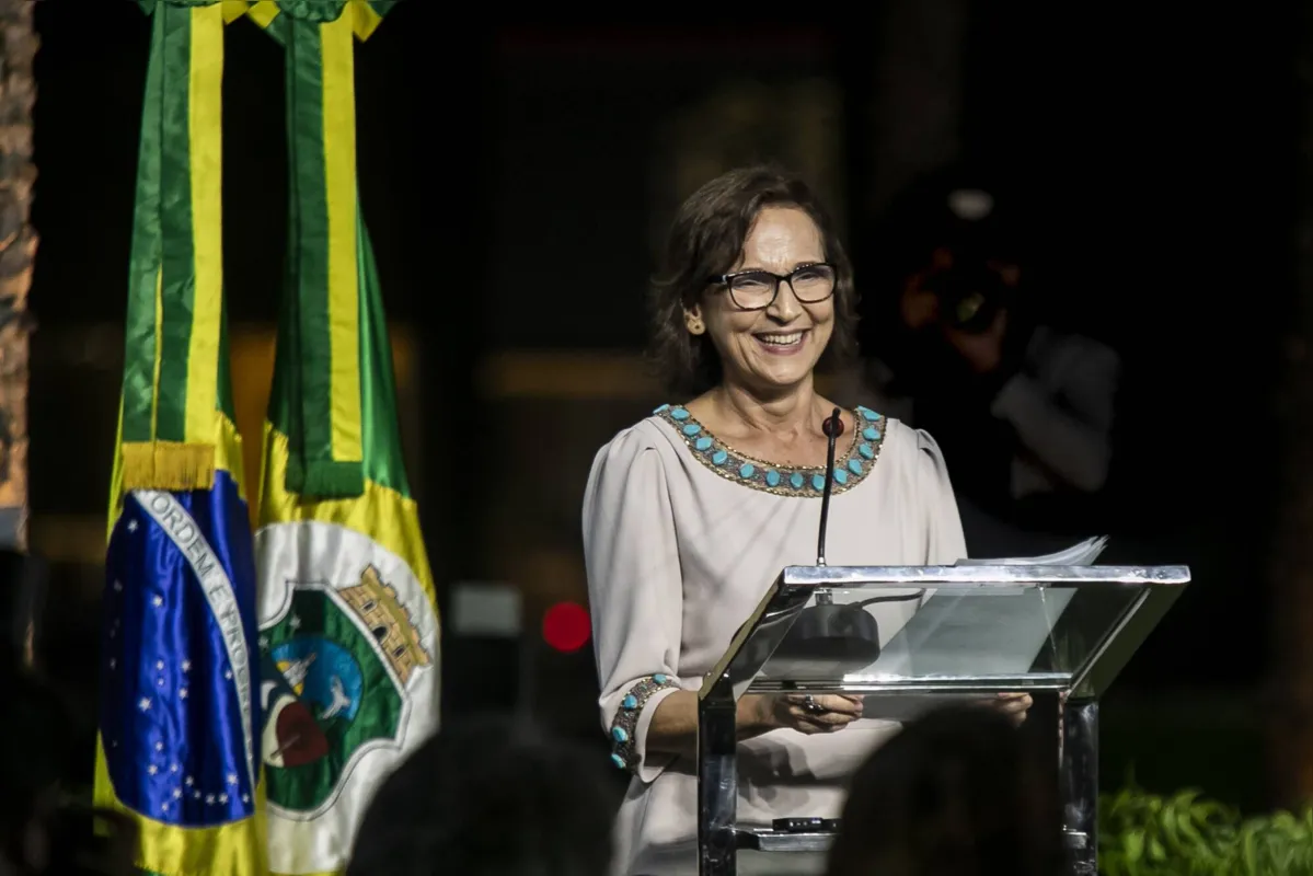 Izolda chegou a ser cotada para assumir o comando do MEC, mas a vaga acabou indo para Santana