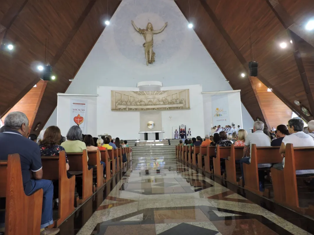 Fiéis lotaram a Catedral para missa de Quarta-Feira de Cinzas e lançamento da CF 2023