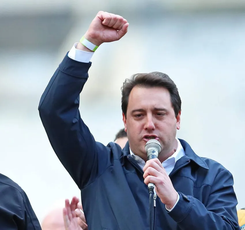 Imagem ilustrativa da imagem Candidatos ao governo aceleram agenda na reta final de campanha