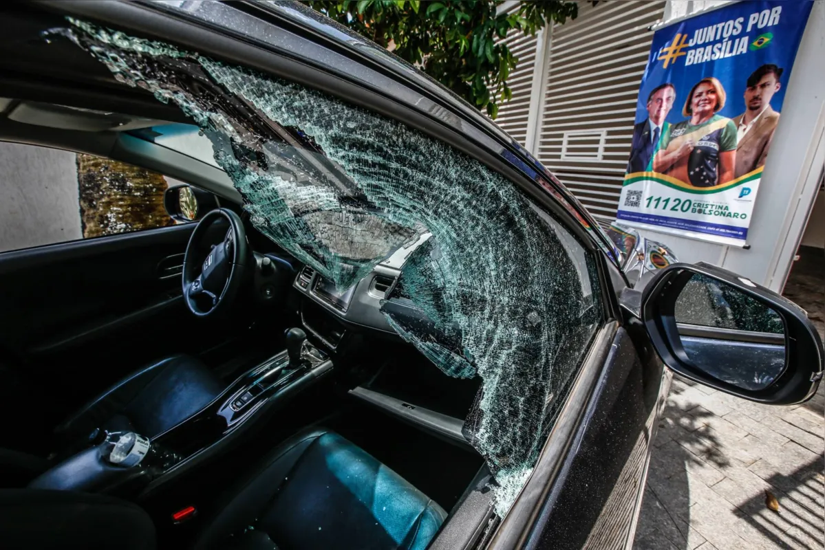 Ex-mulher do presidente Jair Bolsonaro, Ana Cristina, tem carro e casa depredados em Brasília