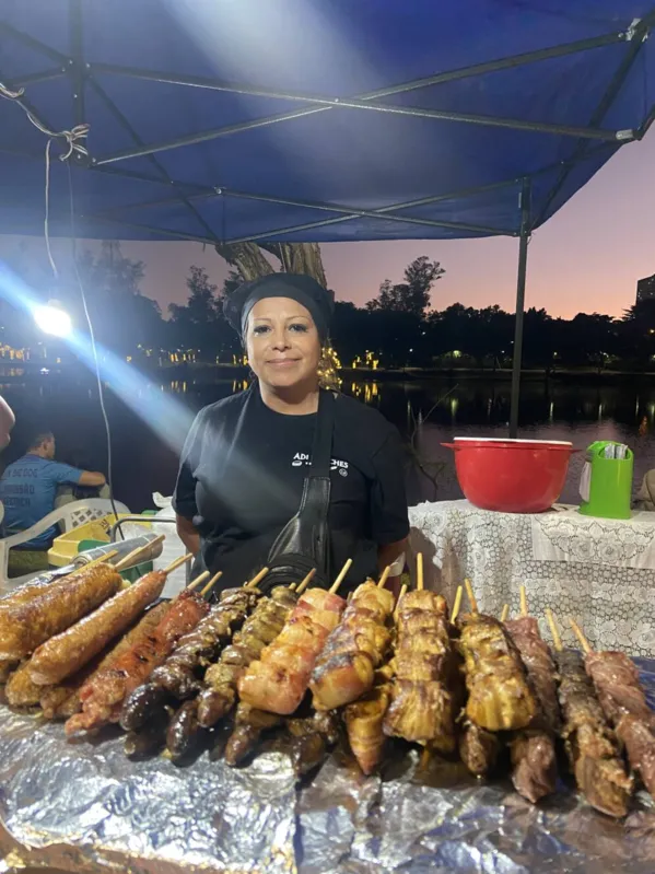 Imagem ilustrativa da imagem Cartão-postal natalino de Londrina já brilha no final de ano