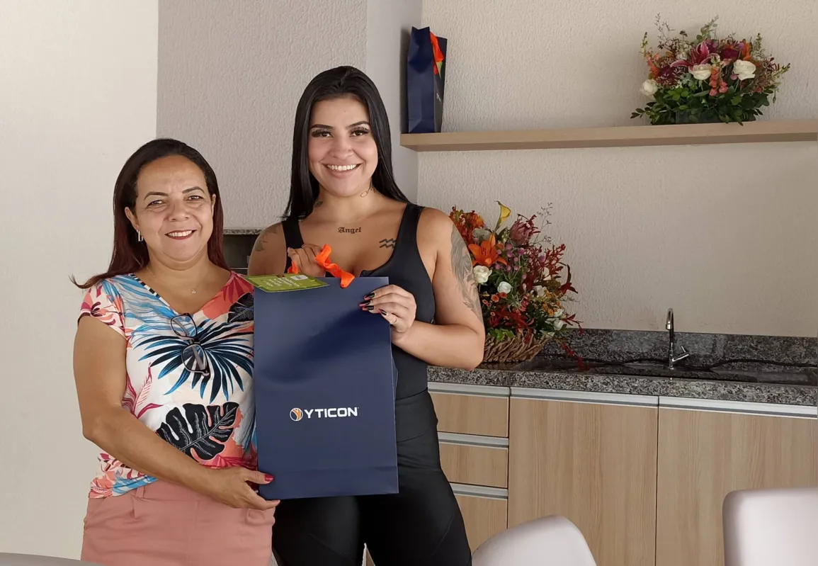 Lucia Aparecida de Souza e a sobrinha Luana: "Um ano de conquistas e renovação"