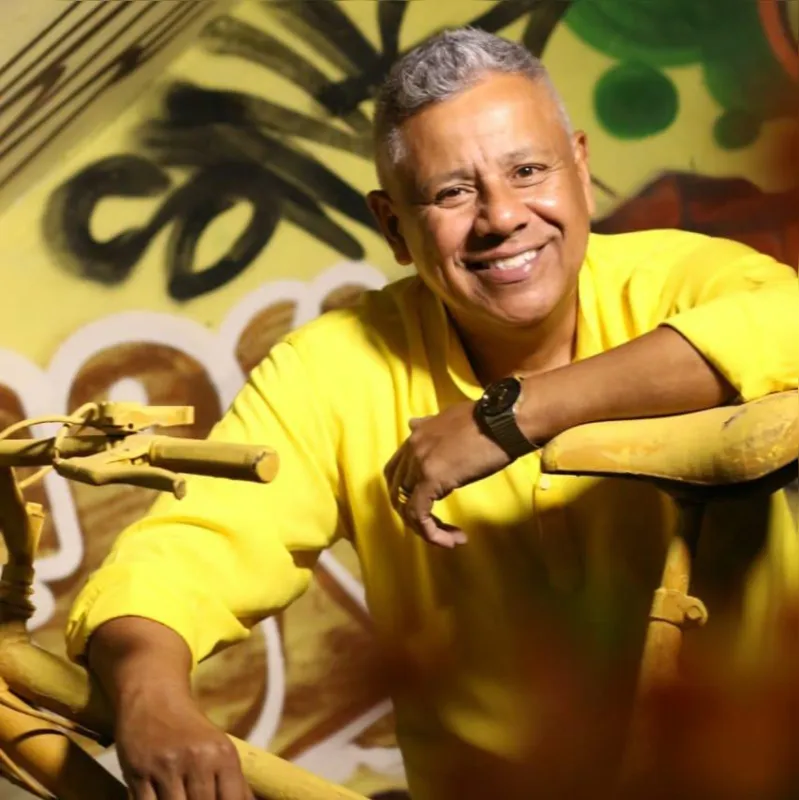 "Nos últimos cinco meses, com minha festa de 60 anos se aproximando, e como sempre faço grandes festas quando eu comemoro décadas, me veio a ideia de simular um texto em que as pessoas subentendessem que eu havia falecido", disse Lemos