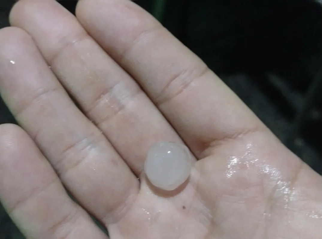 Imagem ilustrativa da imagem Chuva de granizo em Londrina movimenta as redes sociais nesta noite