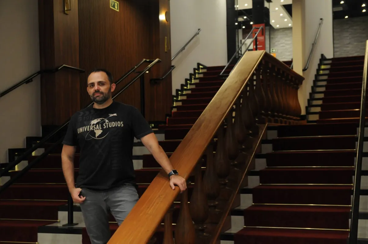 André Oliveira, professor de Geografia e programador de cinema: "Mesmo um filme comercial/blockbuster pode se tornar uma importante ferramenta pedagógica"