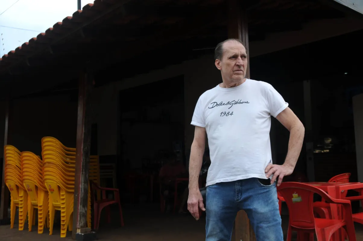 José Osmar Zinho Longhin, dono do bar: "É um local perigoso, abusam da velocidade e tem muita imprudência. Fico preocupado”