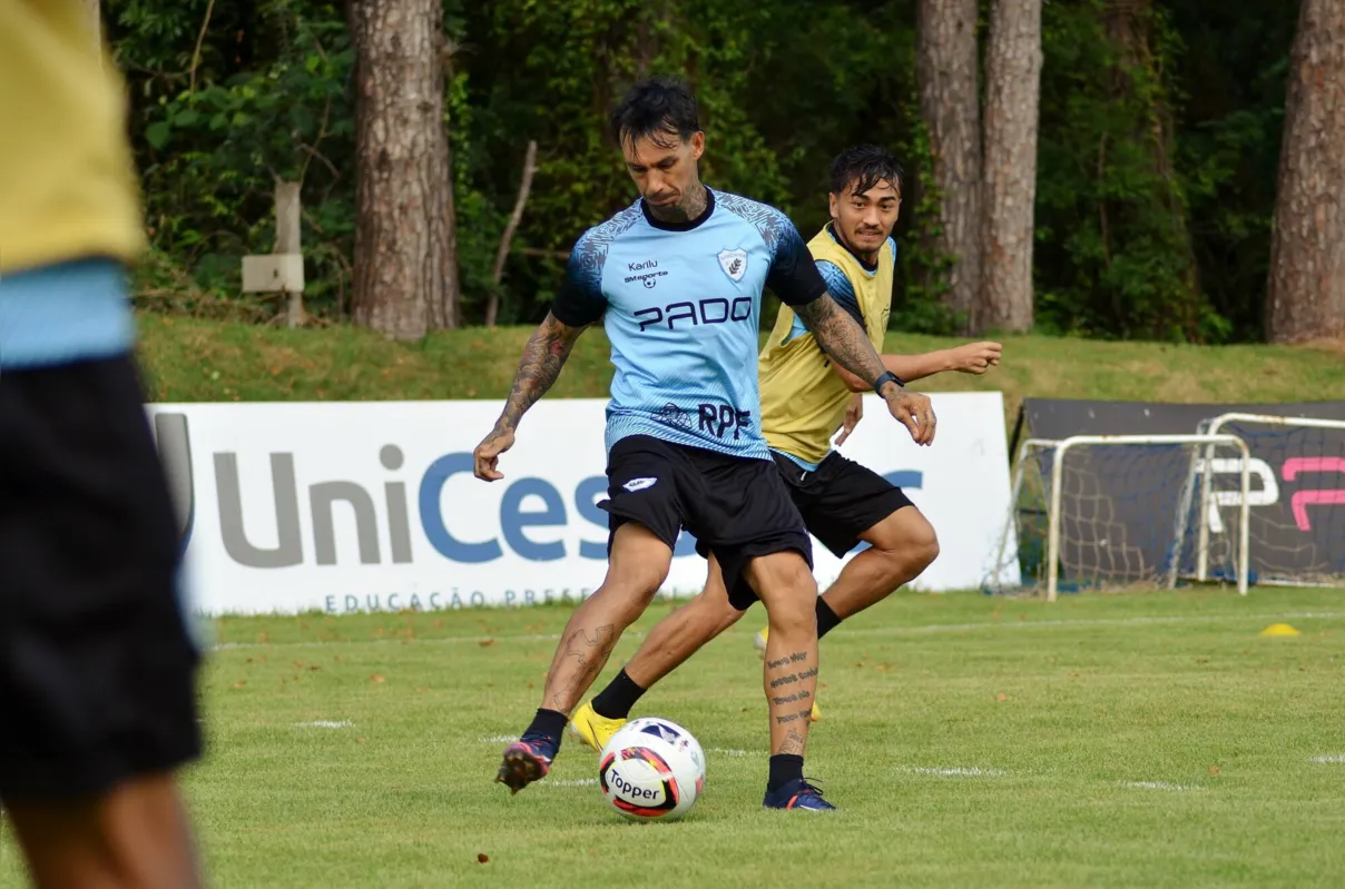 O capitão João Paulo segue como peça chave no meio campo do Londrina no jogo decisivo em Foz do Iguaçu