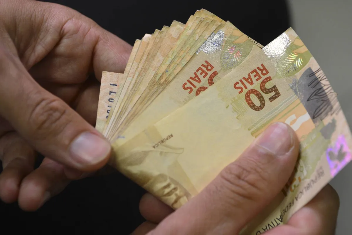 Reajuste com 2,7% de ganho real, ou seja, superior à inflação do último ano, ampliará as despesas federais em cerca de R$ 6,8 bilhões