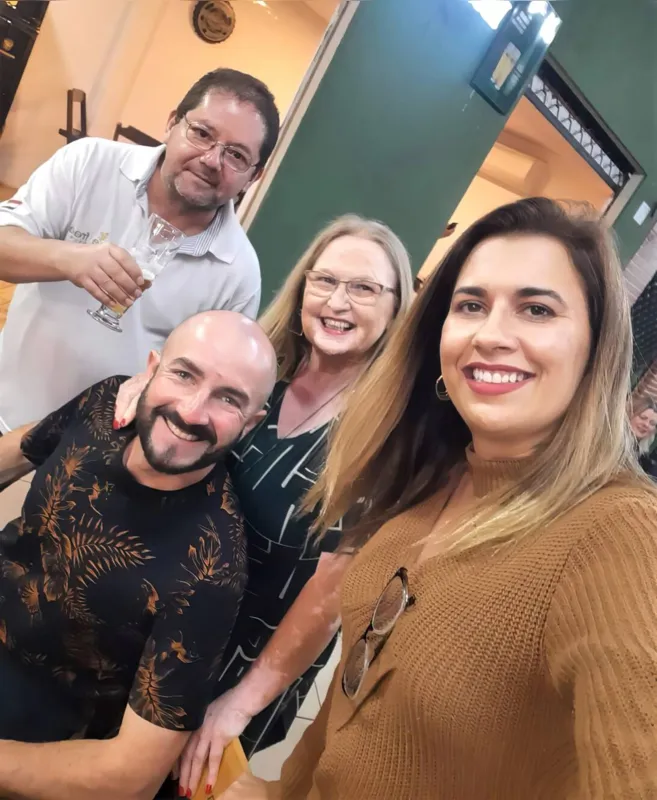 Robertinho, Rogério Abelli Ramalho e Ana Carolina Ghelardi  com Selma Roelis .