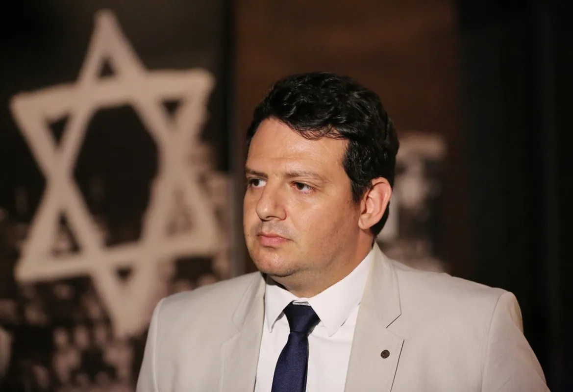 Para Carlos Reiss, coordenador do Museu do Holocausto, comparação feita pelos extremistas é `uma grande desonestidade histórica e ética´