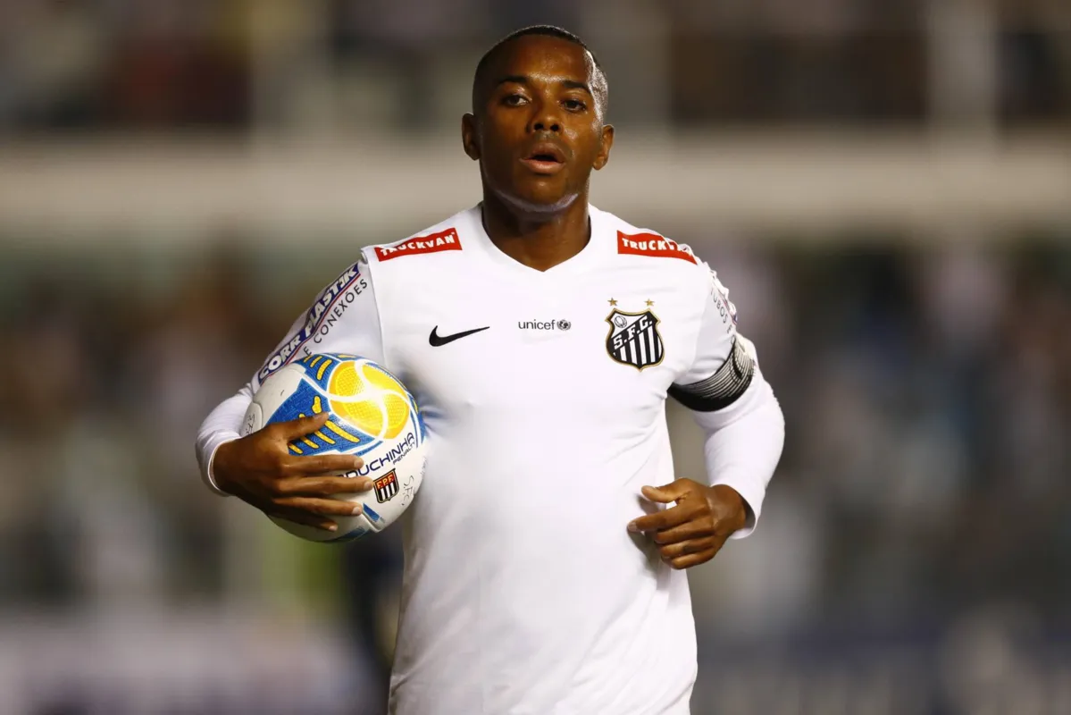 ***ARQUIVO***SANTOS, SP - O ex-jogador Robinho durante sua passagem pelo Santos. (Foto: Eduardo Anizelli/Folhapress)