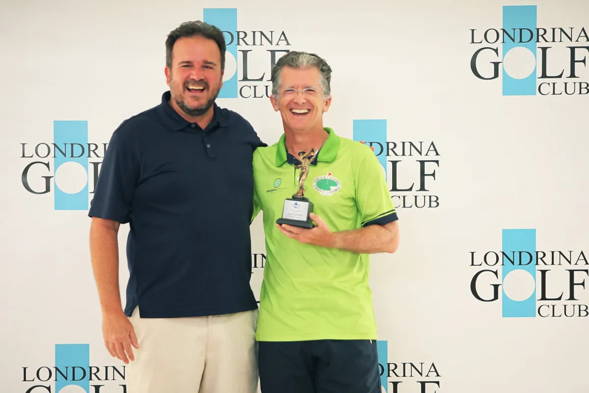 O presidente  Fábio Pierre Marin com  Silvo Nunes, capitão do Maringá Golf Club, e  primeiro  na index até 14.0