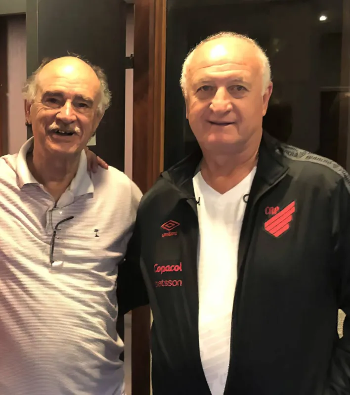 O promotor estadual aposentado José Araídes com o famoso Felipão, durante o encontro no Bourbon
