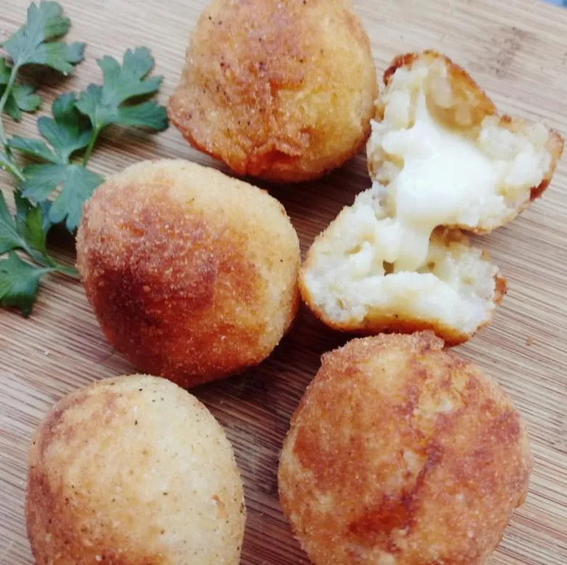 Bolinhos de arroz feitos pela nutricionista e professora de culinária Valéria Mortara: simples e saborosos