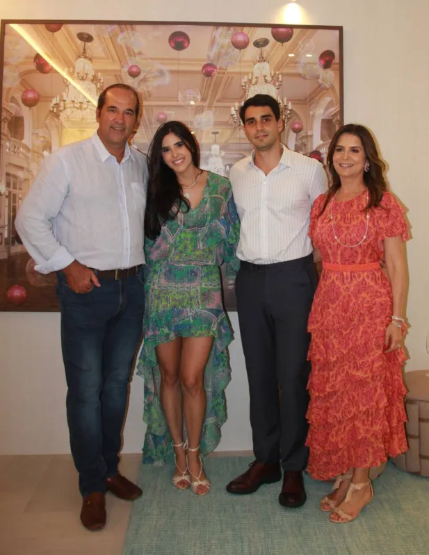 Maria Clara com os pais, e o marido, Dr. Victor Batistela