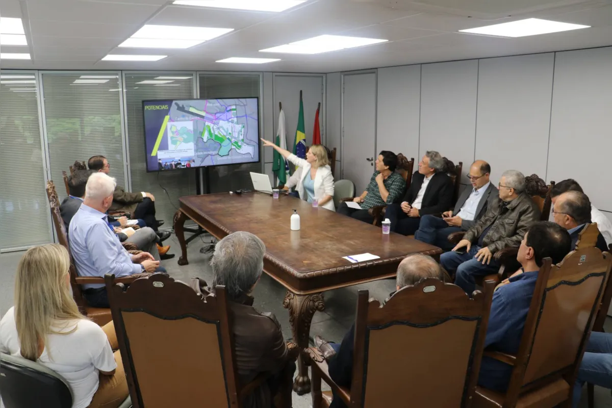 Imagem ilustrativa da imagem "É um dia histórico", comemora Belinati sobre investimentos no aeroporto