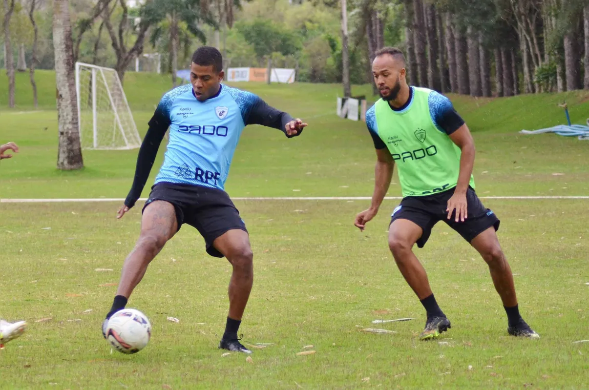 Com desfalques no ataque, Matheus Lucas (A) pode ser uma das novidades no jogo de hoje em São Januário