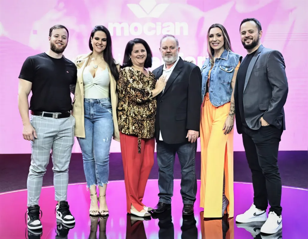 A família de empreendedores da Mocian, Willian Persinato e a namorada Karoline Garcia, Maraiza e Ângelo Persinato, Renata e Wellington Persinato