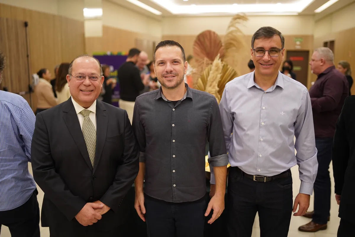 Nicolás Mejía, Diego Menão e Carlos Maistro