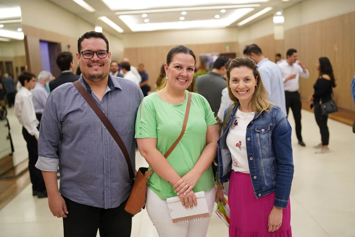 Gabriel Marques, Juliana Ariello e Paula Pirola