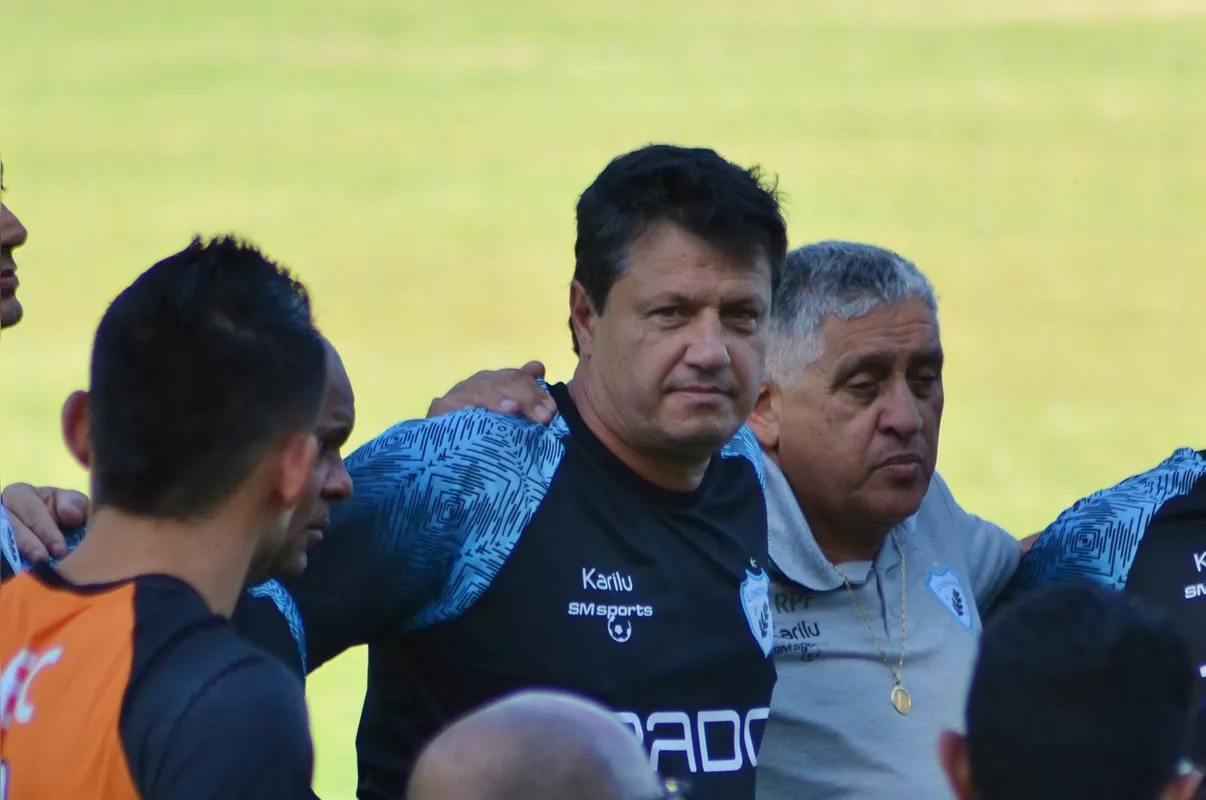 Adilson Batista continua acreditando no LEC: "São cinco decisões. Vamos jogar para vencer e temos que arriscar porque só nos resta a vitória"