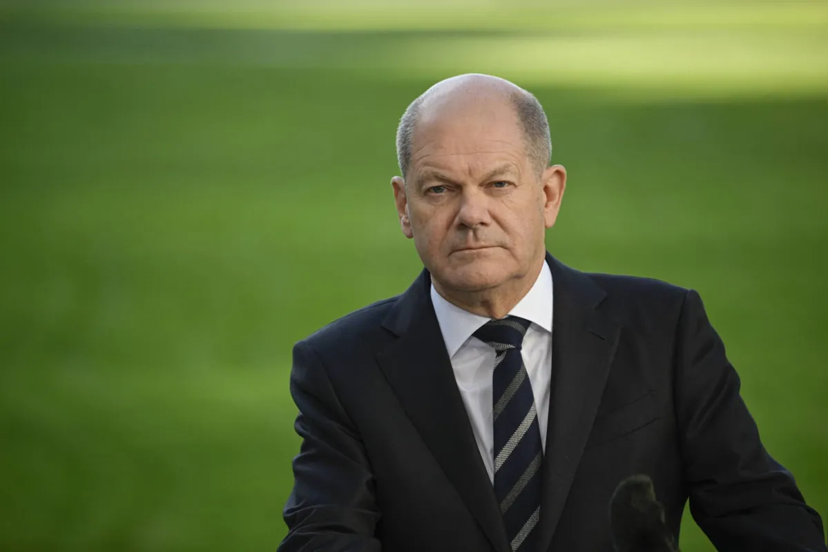 Scholz, que sucedeu Angela Merkel no fim do ano passado e herdou um legado de proximidade entre Berlim e Moscou marcada por uma grande parceria energética, tem alternado falas conciliadoras e mais duras
