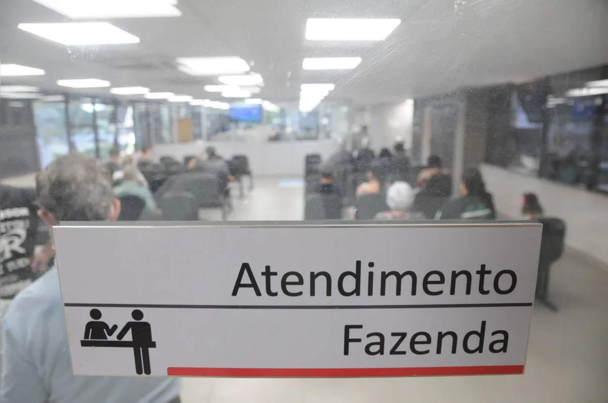 O Profis permite renegociar dívidas e tributos municipais relativos ao IPTU, ISS e ITBI, assim como pendências relacionadas a taxas e multas, entre outras