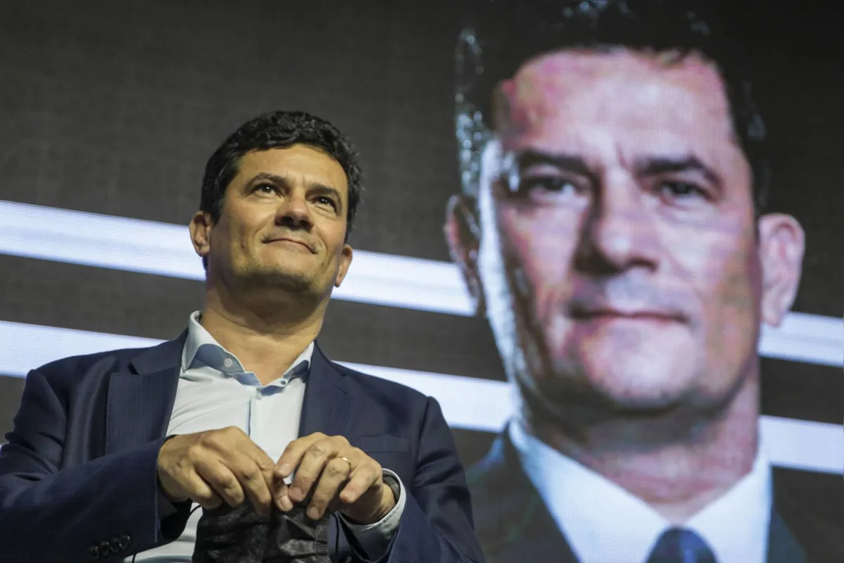 Imagem ilustrativa da imagem Federação do PT no PR aciona TSE 
para cassar candidatura de Moro