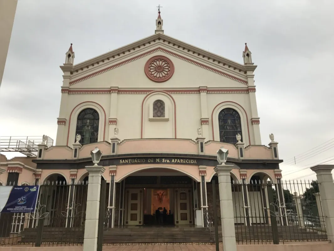 Imagem ilustrativa da imagem Festa da Padroeira em Londrina terá procissão luminosa e quermesse