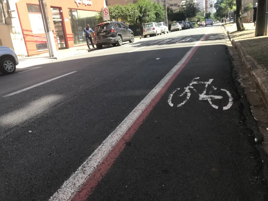 Imagem ilustrativa da imagem Fiscalização em ciclofaixas na Paranaguá e Santos começa nesta quinta