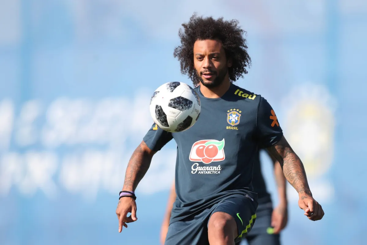 Imagem ilustrativa da imagem Flu garante que contrato com Marcelo está "dentro da realidade"