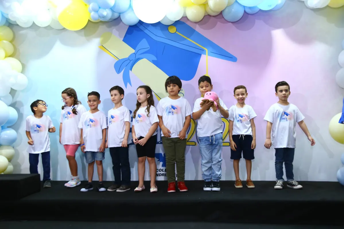 Os alunos Rafael, Letícia, José Ricardo, José Pedro, Isis, Benjamin, Arthur Cariolano, Arthur Nalim e Antônio