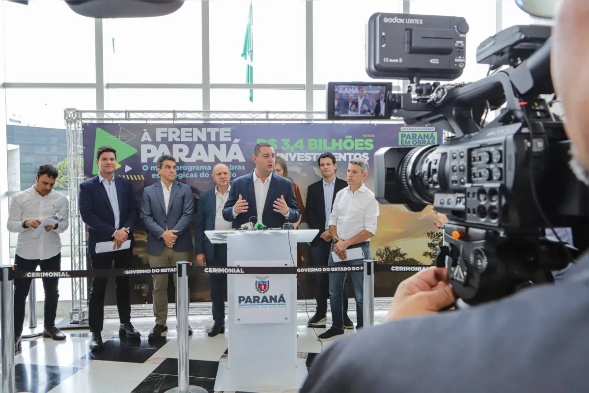 Curitiba, 07 de fevereiro de 2023 - O governador Carlos Massa Ratinho Junior anunciou na manhã desta terça-feira o programa À Frente Paraná, onde serão investidos R$ 3,4 bilhões em obras.
