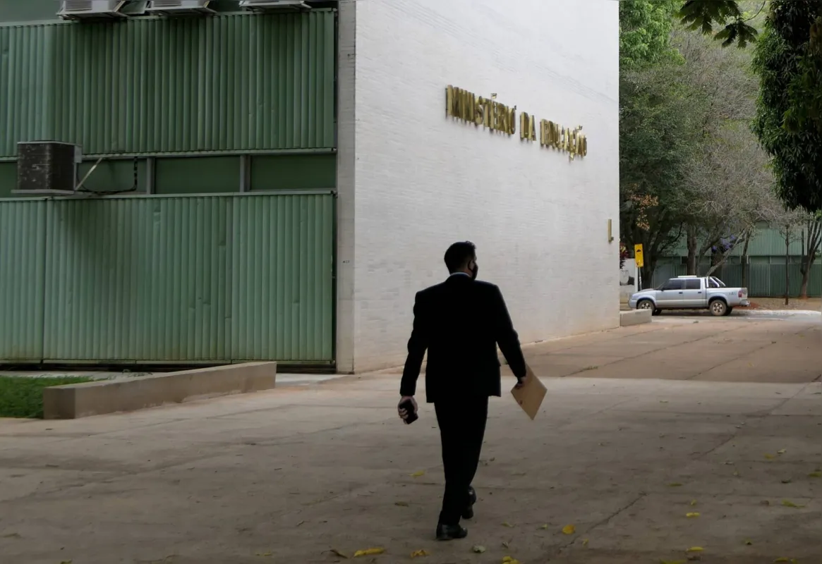 A decisão foi tomada para atender as regras do teto de gastos, que limitam o aumento de despesas do governo