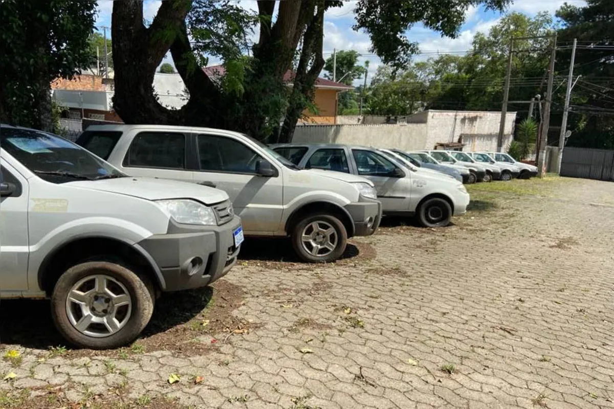 Governo vai realizar leilão de veículos e sucatas de automóveis que fazem parte da frota oficial do Estado