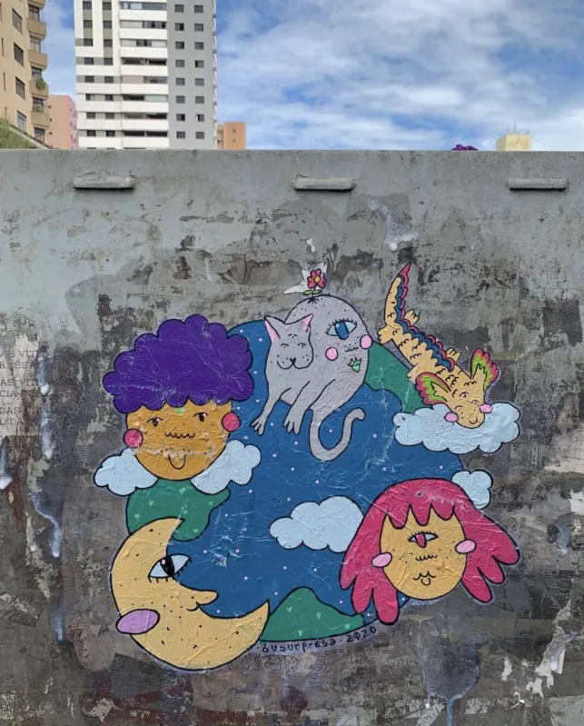 A Bursurpresa, da artista visual Julia Radino, estará na feira miniDobra com exposição de lambe-lambes pintados à mão, em linguagem que dialoga com o cartum