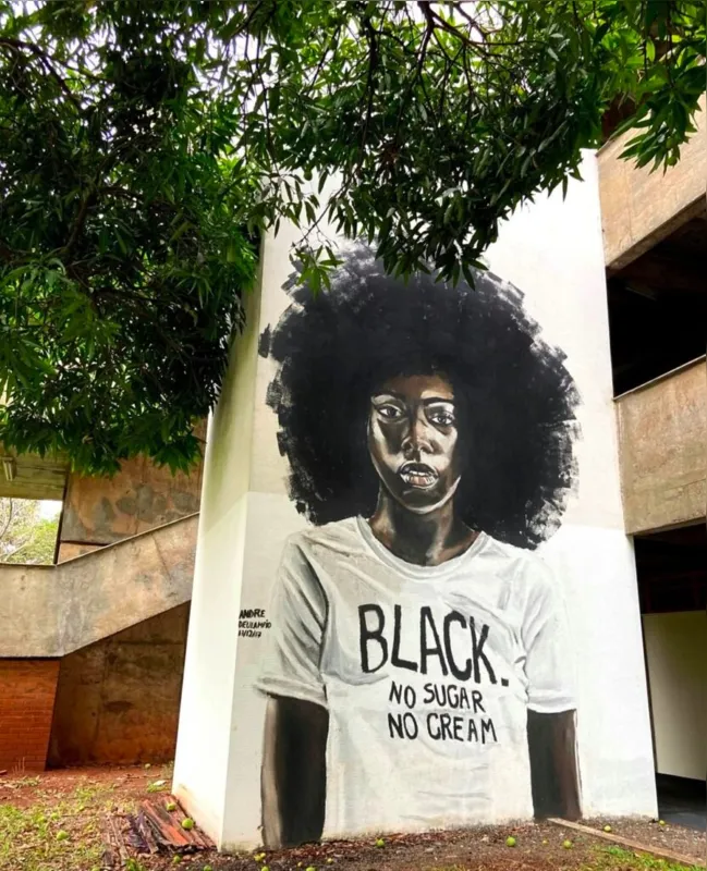 Imagem ilustrativa da imagem Grafite e histologia representados em muro no campus da UEL