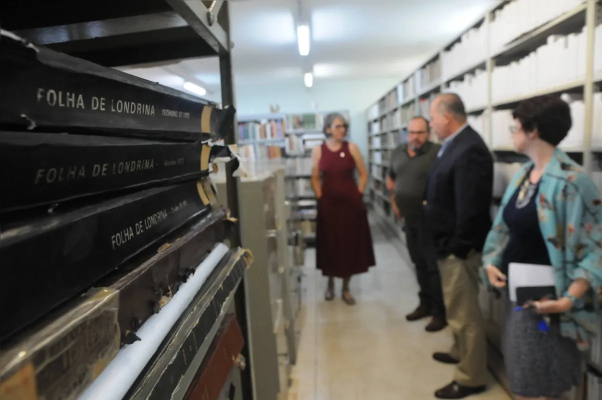 Milhares de edições e fotos do acervo da Folha de Londrina vão ficar aos cuidados do Museu Histórico de Londrina  e do Núcleo de Documentação e Pesquisa Histórica,  vinculados ao Departamento de História