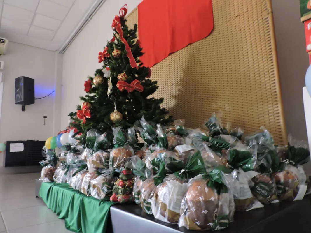 Famílias também vão ganhar panetone e refrigerante