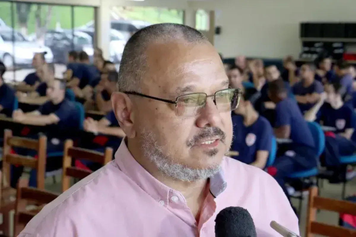 Coronel Pedro Ramos, secretário municipal de Defesa Social: "“Atualmente, temos 360 guardas, e ainda não tínhamos 360 armas. Por isso, esses 200 armamentos vieram para complementar"