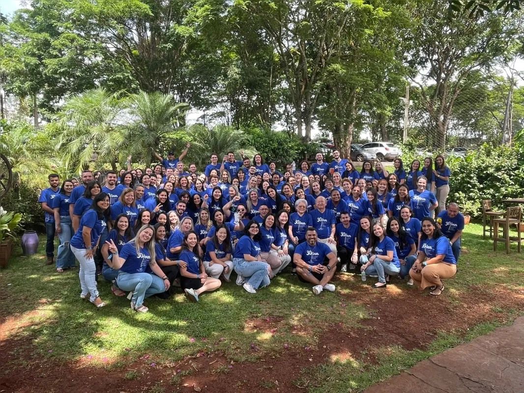 Almoço de comemoração de 30 anos com os colaboradores, com os notáveis feitos do Hospital Oftalmológico de Londrina sendo relembrados