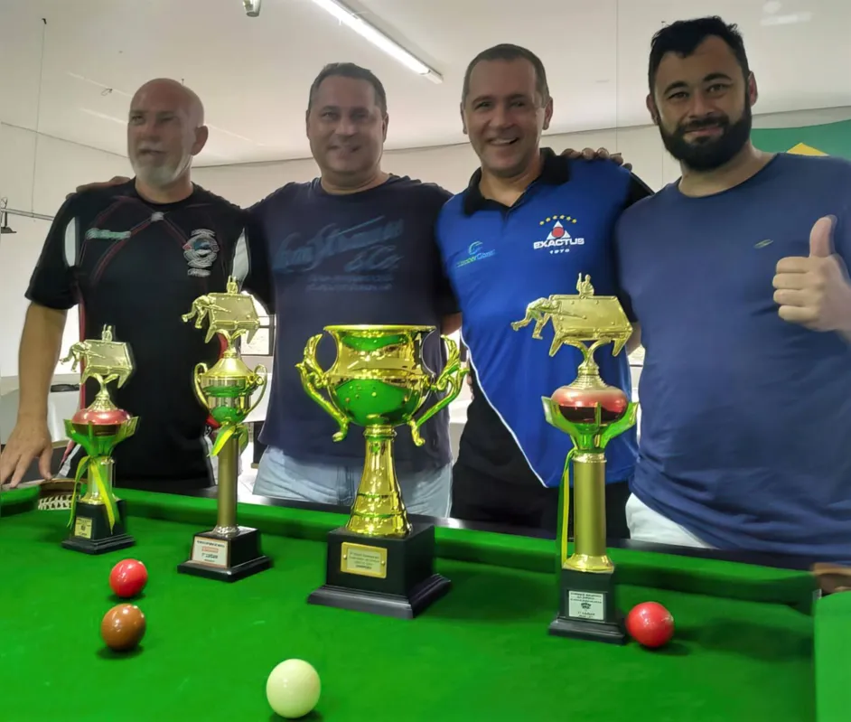 Os finalistas campeões: Cateoni, Nando, Adriano e Eduardo