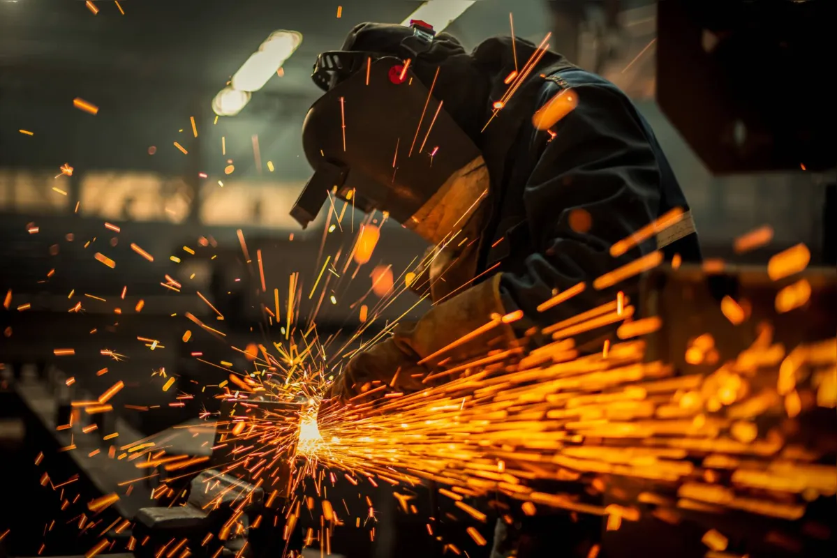 Imagem ilustrativa da imagem IBGE: produção industrial sobe 0,6% em julho