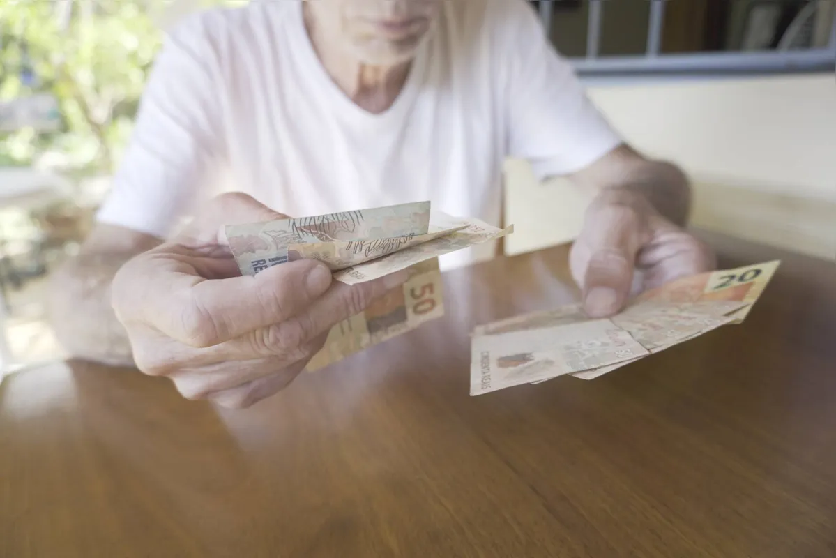Além de violar o Código de Defesa do Consumidor, a prática viola também o Estatuto da Pessoa Idosa e o Princípio da Dignidade da Pessoa Humana.