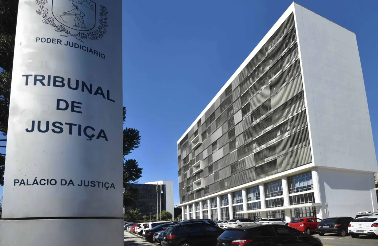 A defesa dela pedia a revisão com base em fitas de áudios que indicam que, em 1992, ela foi torturada para dizer que havia matado o menino Evandro Ramos Caetano