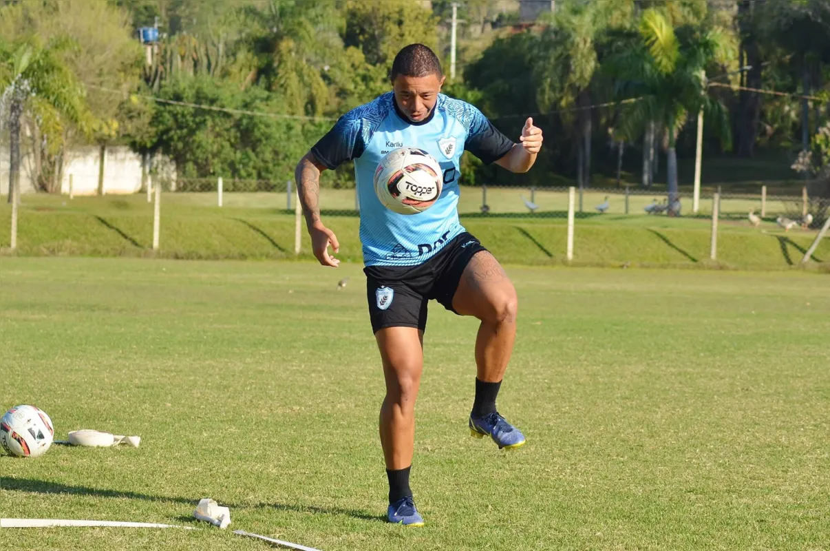 Após desfalcar o LEC diante do Grêmio, atacante Caprini retorna contra o CSA, na sexta-feira